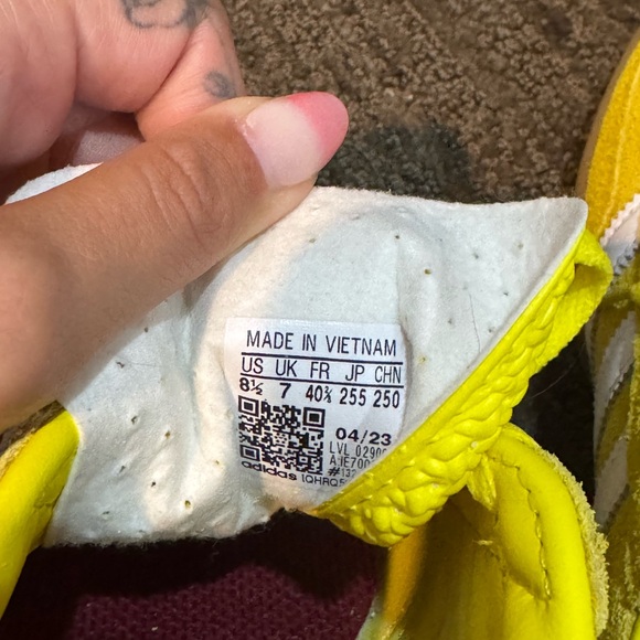 Adidas gazelle indoor bright yellow collegiate burgundy 8.5 woman never worn - Picture 6 of 7